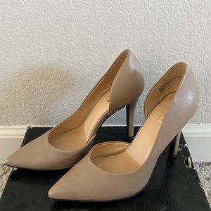 Nude pointed heels